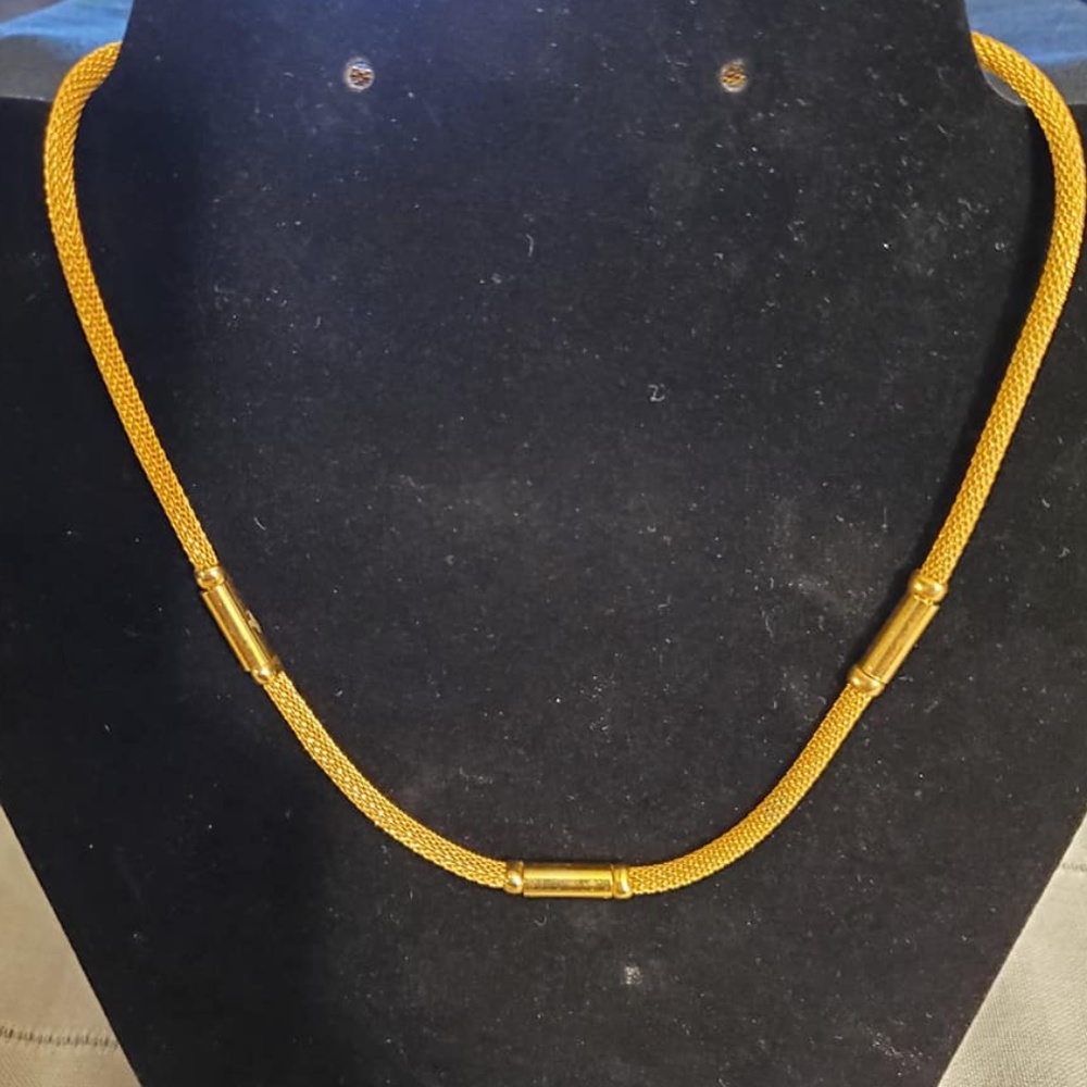 Gold colored rope style necklace, approx 7"